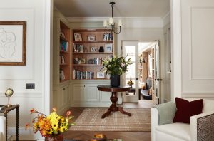 A Studio Indigo project showcasing a transitional interior living room within a Kensington Terrace