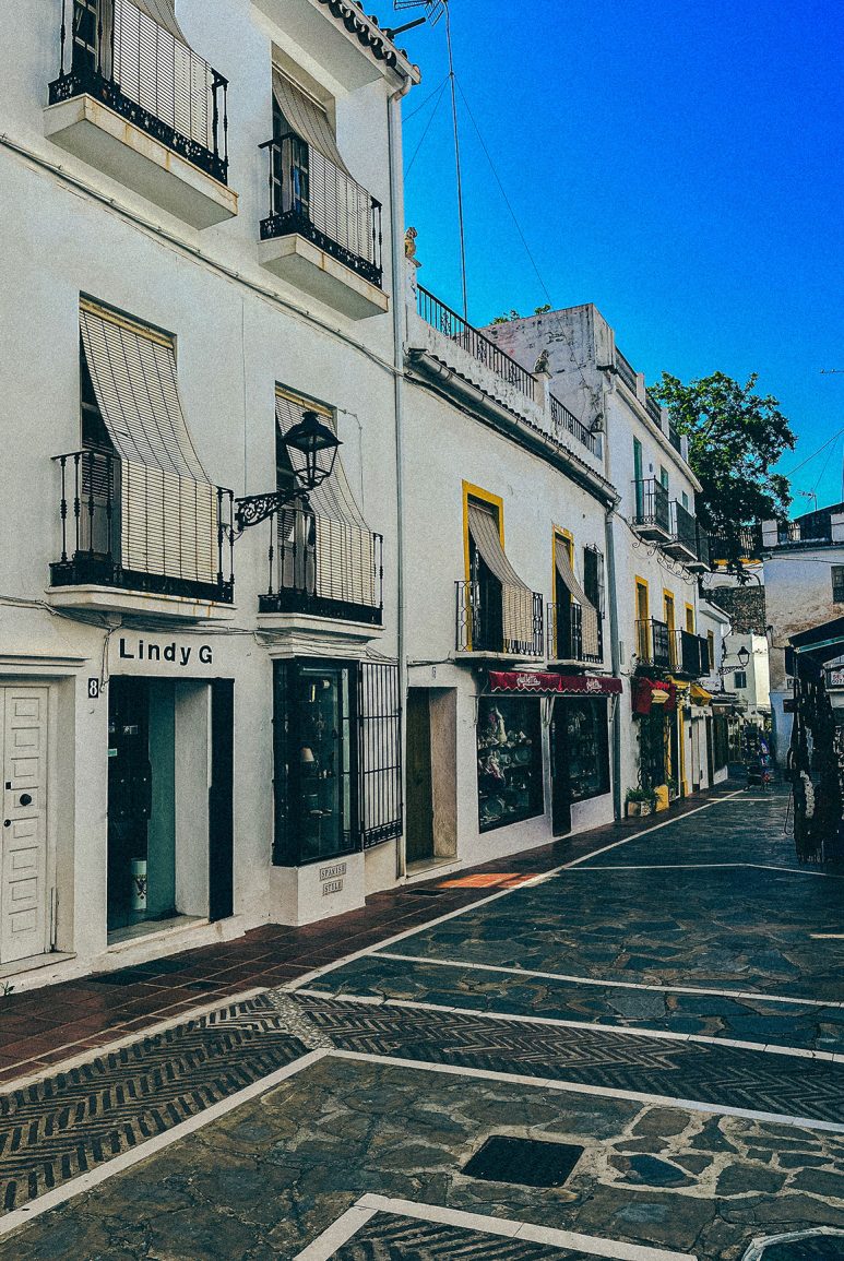 A typical Marbella square